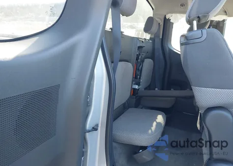 2011 Suzuki Equator Sport from USA, damaged, VIN 5Z61D0CW2BC422461